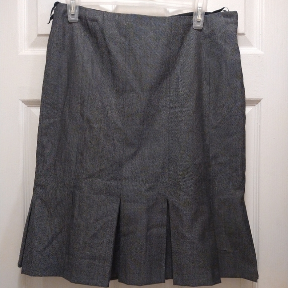Gap size 6 gray long pleated skirt - Picture 1 of 7